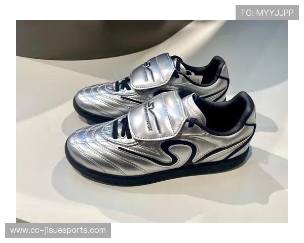 足球明星联名限量版休闲鞋登场 潮流与舒适并存打造全新时尚风潮